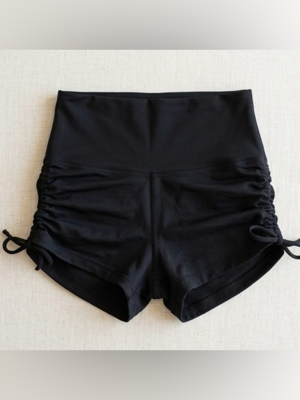 ✨ Mika Yoga Wear Michaela Shorts - Black - Size M ✨